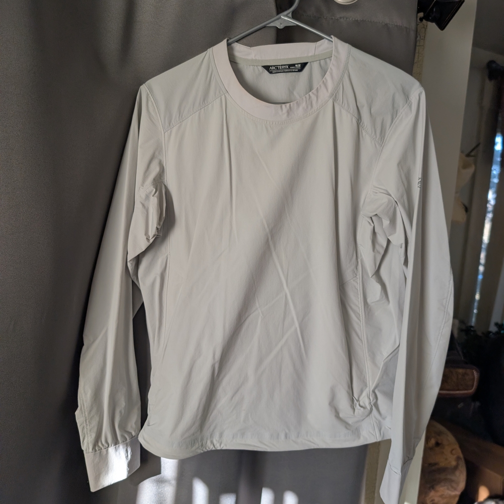 Arc'teryx Light Gray Long Sleeve Shirt